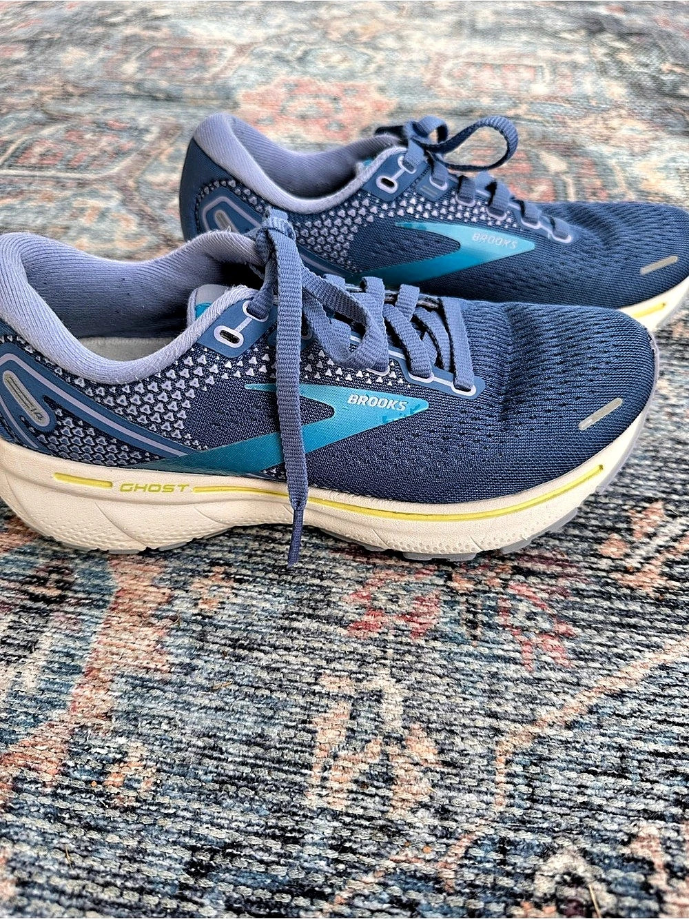 Brooks Ghost 15 Women's Athletic Shoes US 5 Blue & Yellow